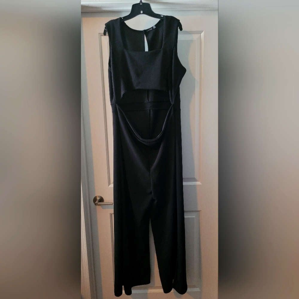 Cute Cut Out Jumpsuit 🖤